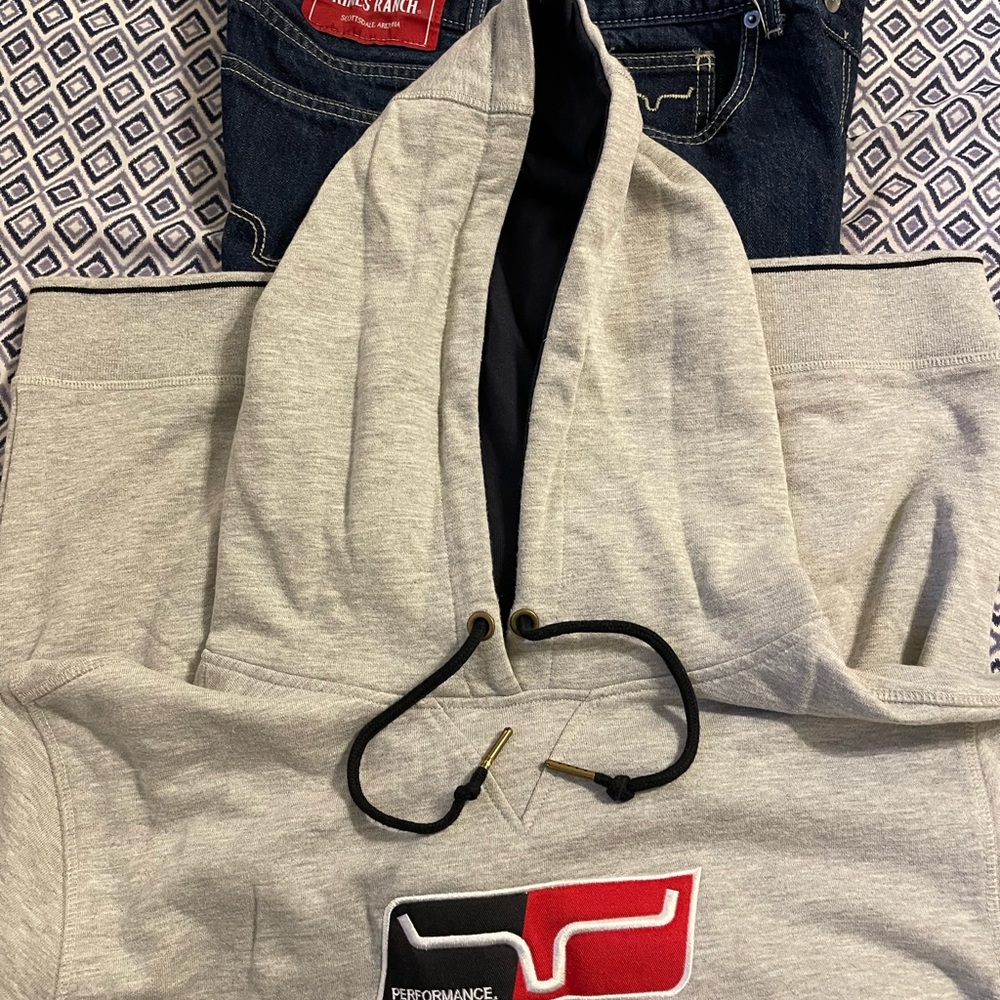 Kimes Ranch Grey Hoodie. Men’s size large
